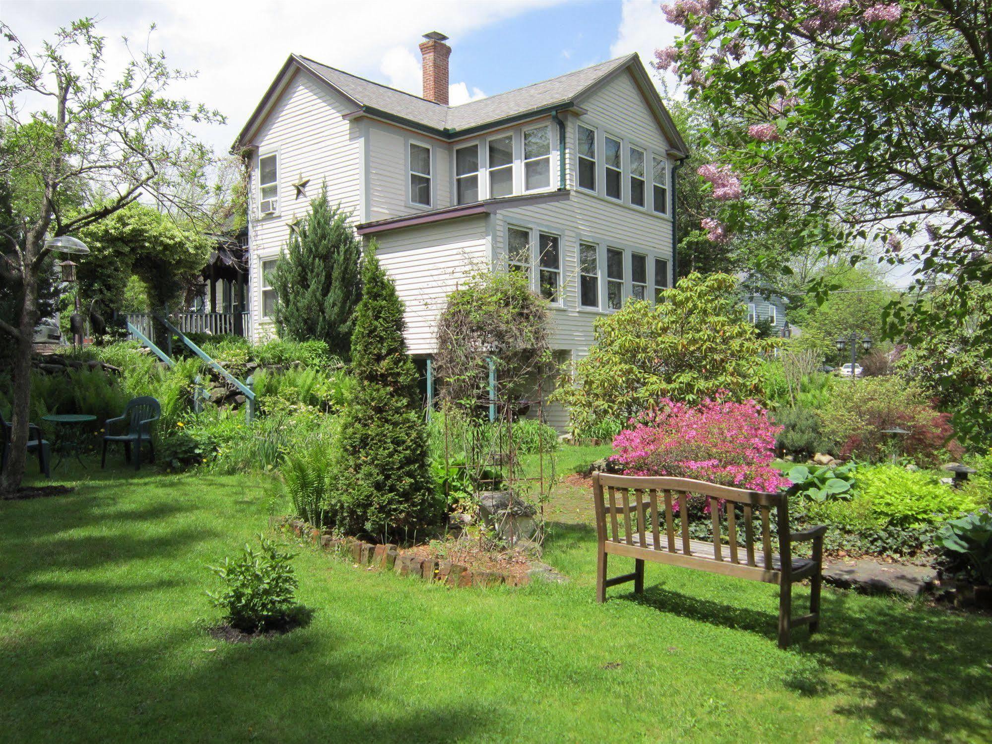 The Jenkins Inn Barre ภายนอก รูปภาพ